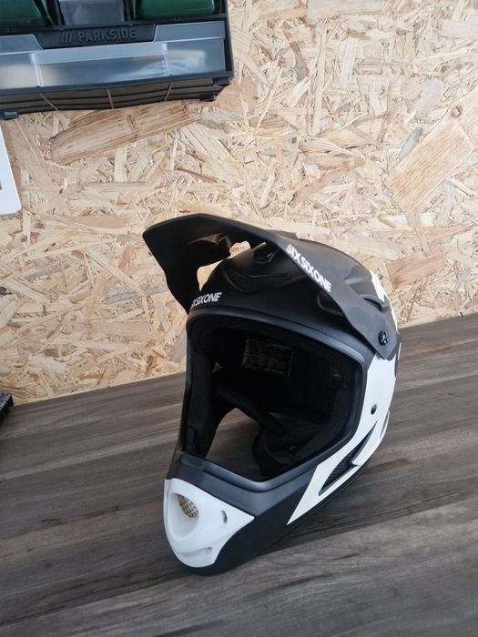 Capacete 661    .