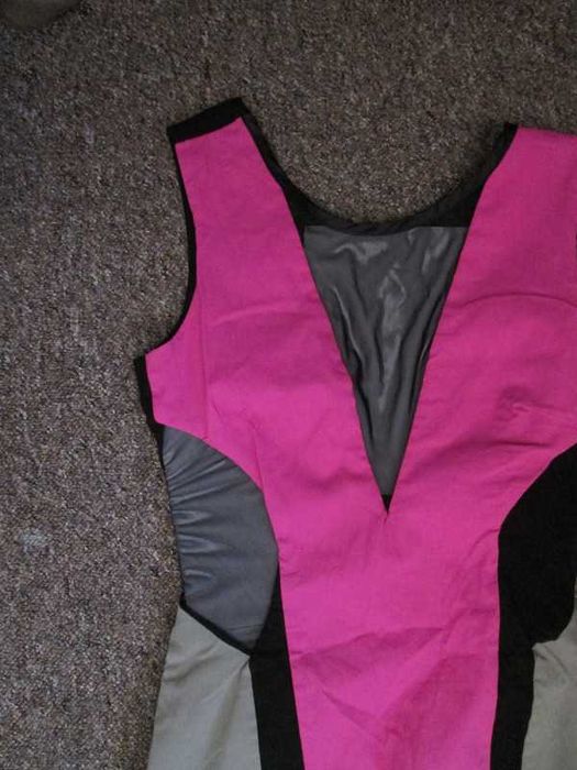 Sukienka prześwitujące wstawki r. 34/36