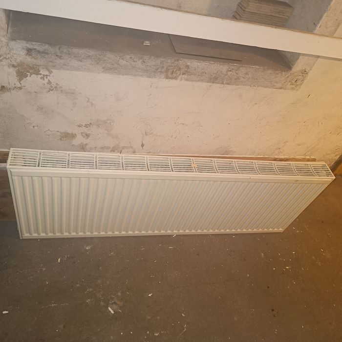 Grzejnik stalowy 140x50x10