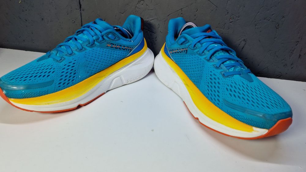 Saucony Guide 17 синього кольору.  Розмір 42.5