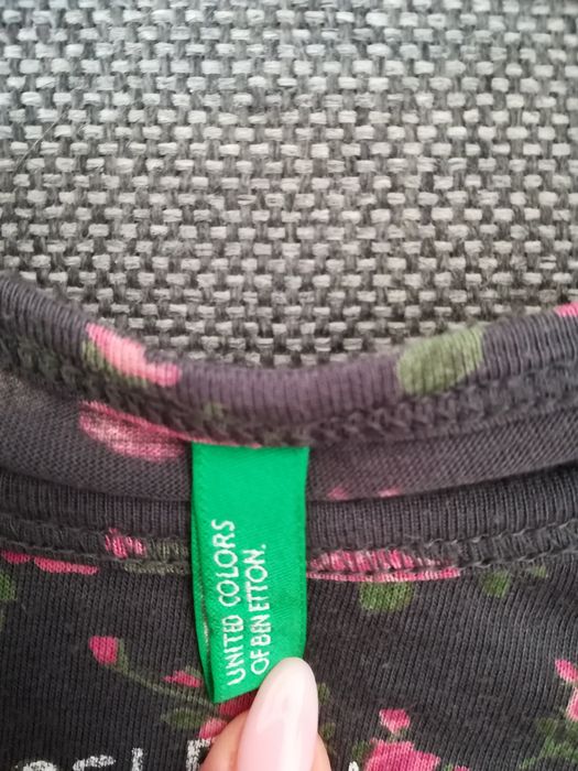 Bluzka dziewczęca Benetton rozm. 130