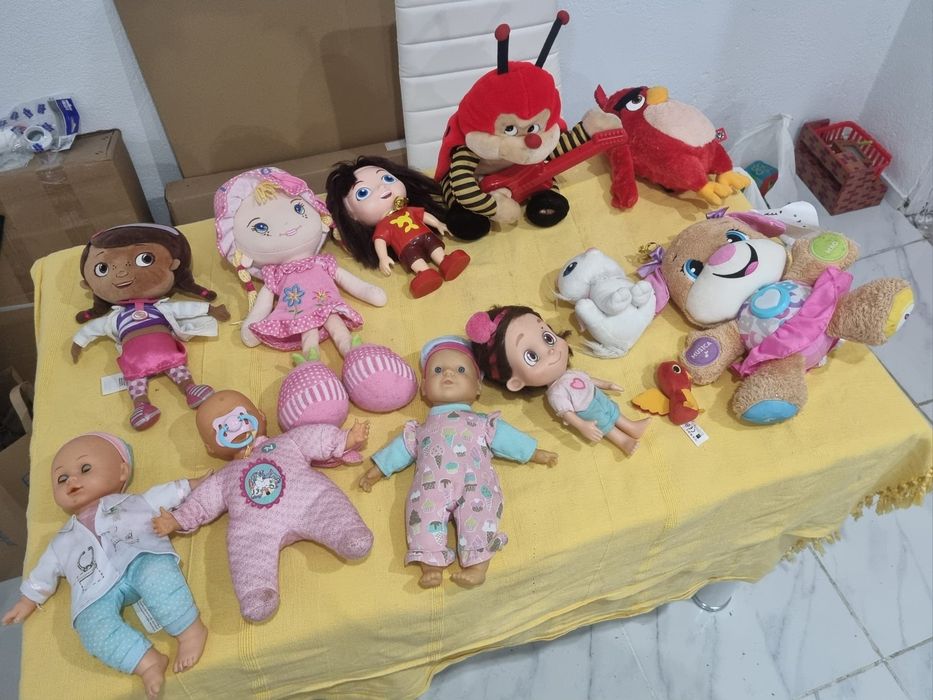 Lote Bonecas Bonecos Peluxes vários valor cada
