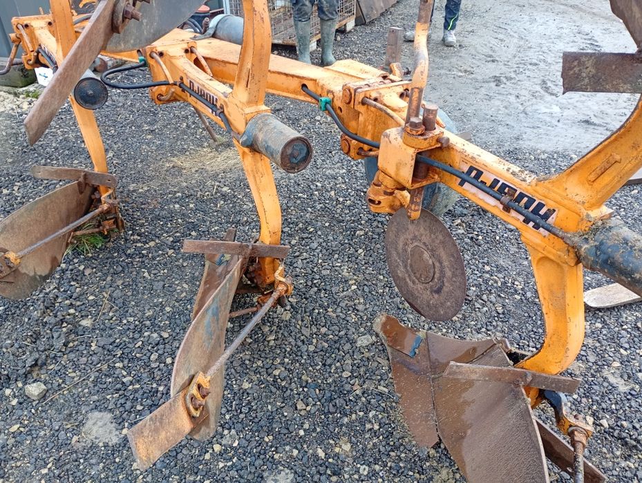 Pług obrotowy Huard Kuhn 365