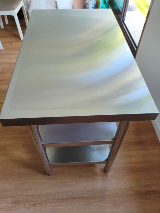 Mesa de Inox / Bancada de Inox - marca ROYAL CATERING semi nova - Dimensões (CxLxA) 60 x 100 x 85 cm