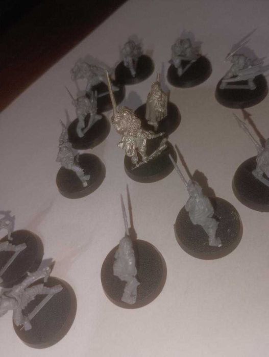 Miniaturas O Senhor dos Anéis – Games Workshop (16 peças)