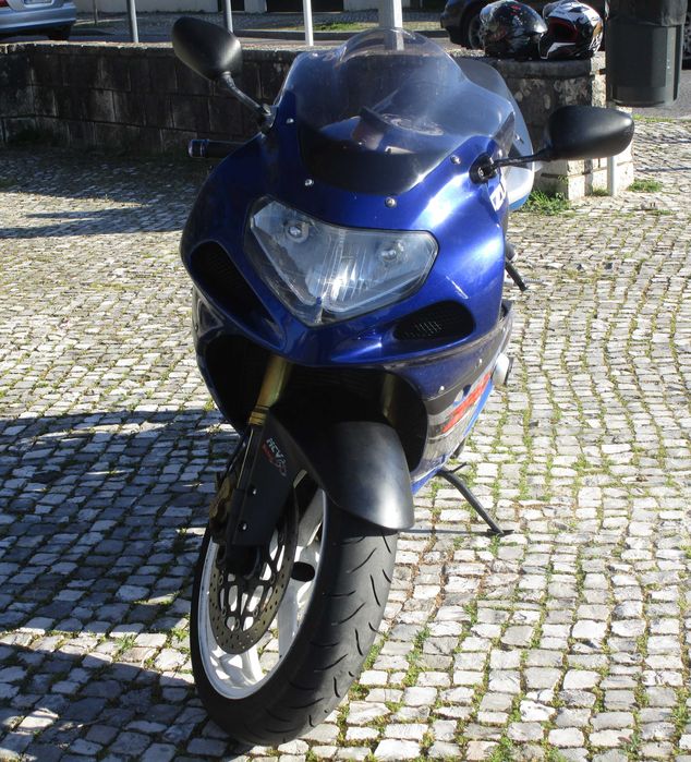 suzuki gsxr-1000 k2 2001