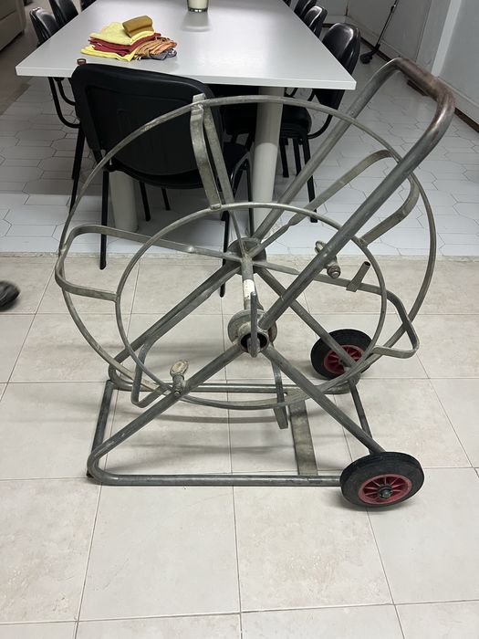Carrinho para guia de cabos