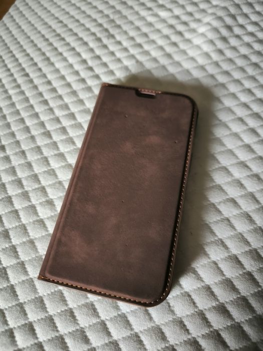 Etui QLTYPRI do iPhone'a 13 kompatybilne z MagSafe skórzane etui  RFID