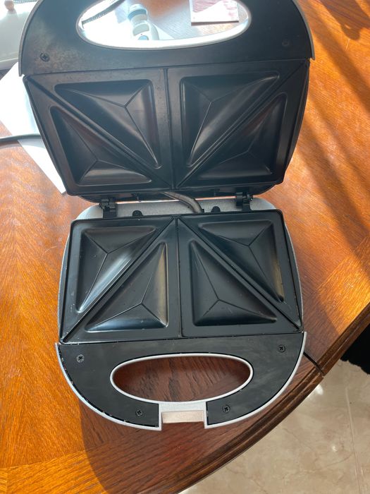 Бутербродниця Maestro.