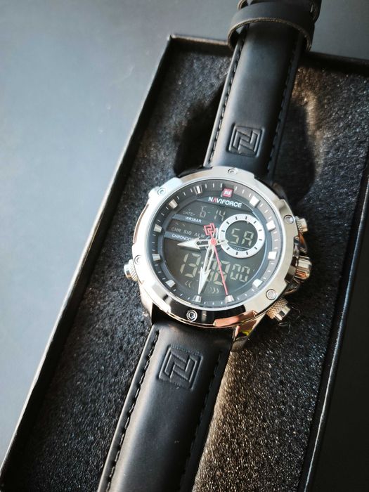 Naviforce NF9208 наручний годинник