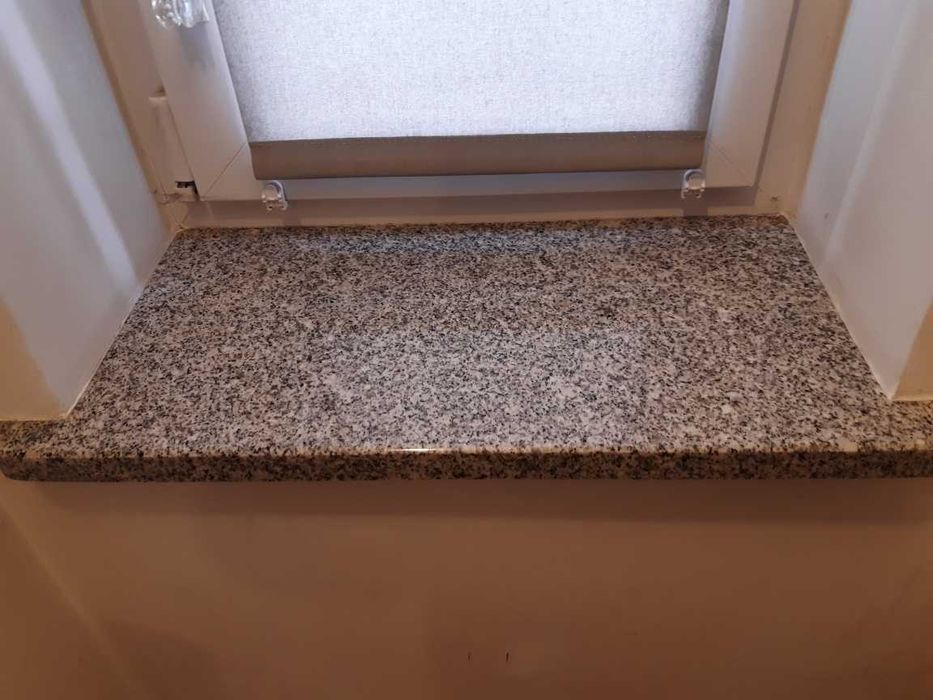 Parapety granitowe na wymiar, najniższe ceny, do 20km transport gratis