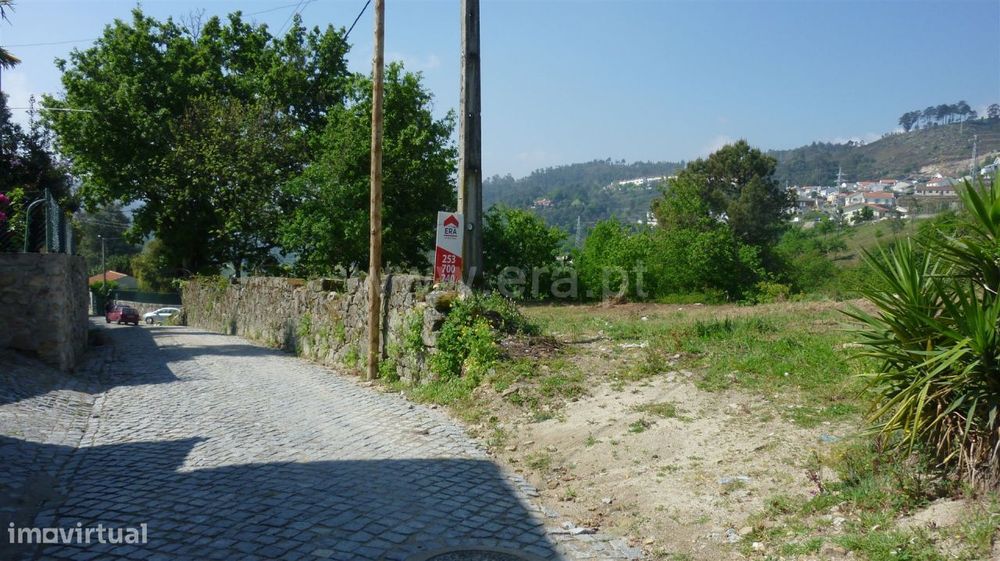 Terreno com 734 m2 em Fafe