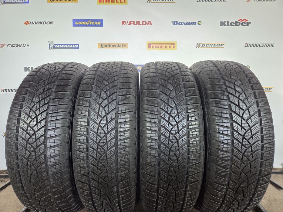 Шини зимові 215 65 16 GoodYear 9мм!!!