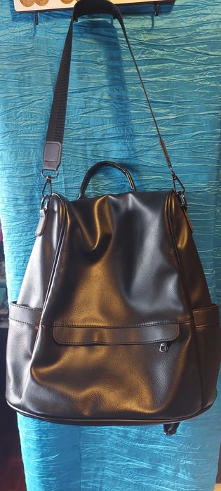 Mala que faz de mochila