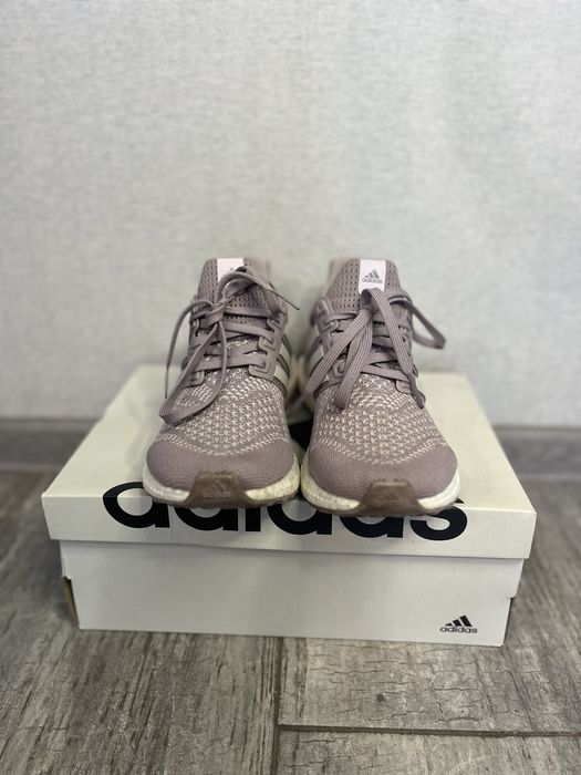 Жіночі бігові кросівки adidas ultraboost 1.0 w