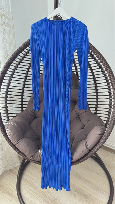 Сукня-гафре кольору електрик