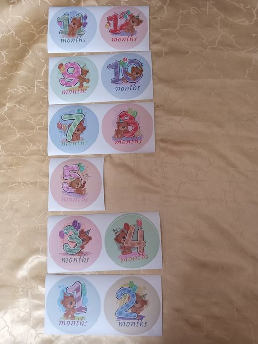 Детские стикеры, от 1  мес , до 12 мес. Нет 6 мес. Обменяю.