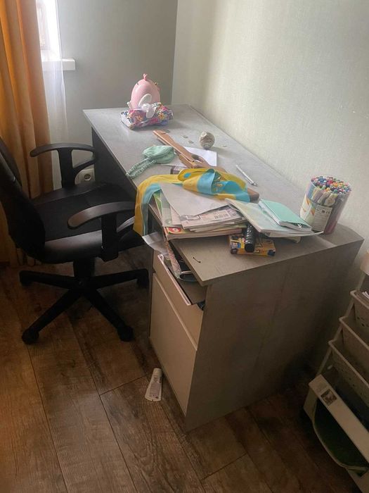 Продам письмовий стіл