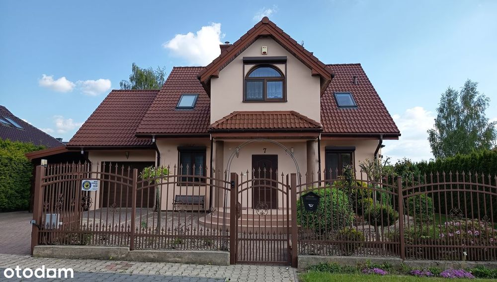 DOM 125,12 m2 na DZIAŁCE 675 m2 W CIECHANOWIE.