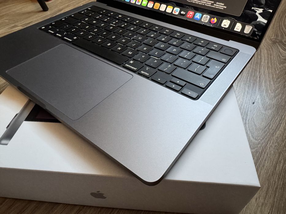 Apple MacBook Pro 14" M3 8GB /512 SSD 79 cykli
