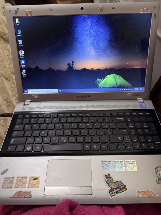 Ноутбук Samsung RV513 / 15.6" / 6 ГБ ОЗП / HDD 500 ГБ / Батарея приблизно 2 год