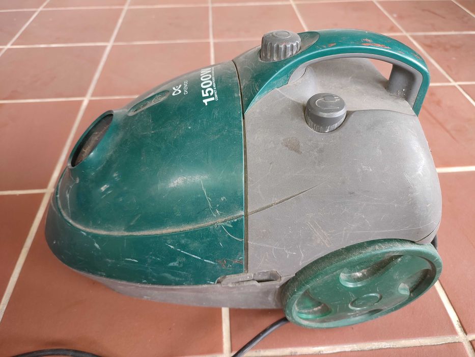 Хороший надежный рабочий пылесос daewoo rc 3750g.