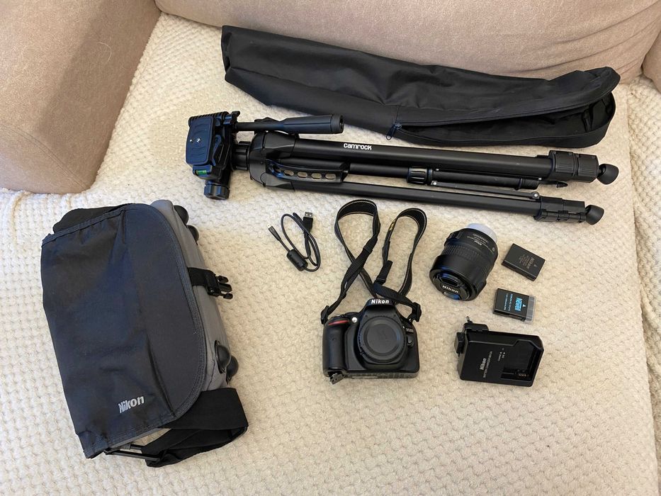 Nikon D5200 + obiektyw + statyw + torba + ładowarka + bateria