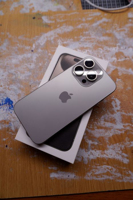 iPhone 15 pro 128GB Natural