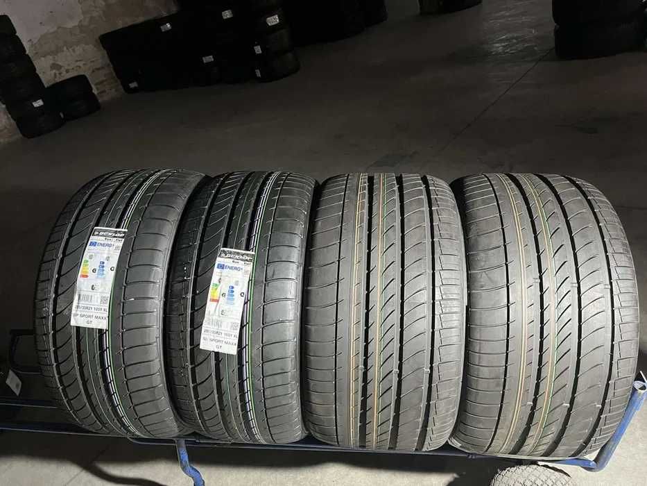 Купити різношорокий комплект шин гуми резини 325/40 R22 + 285/45 R22