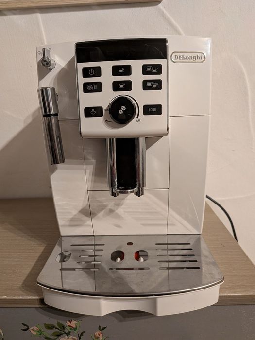 Кавомашина DeLonghi ECAM 13.123 B з Німеччини