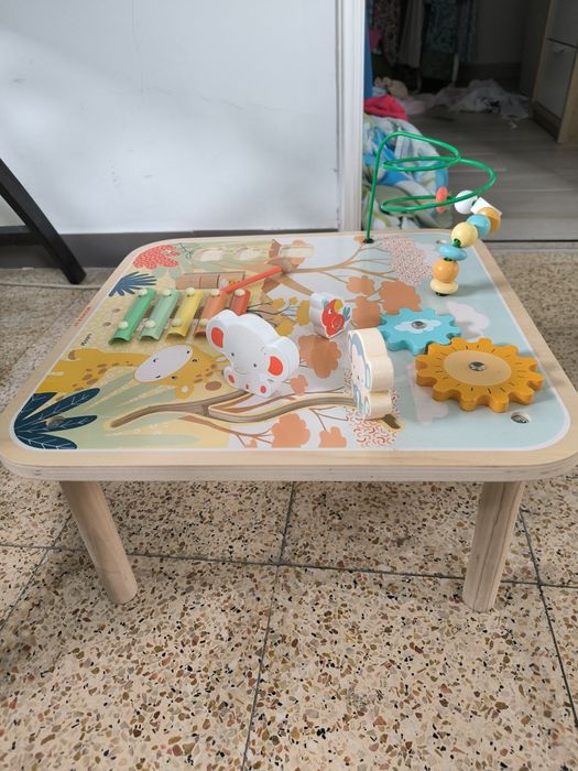 Mesa didática para bebé