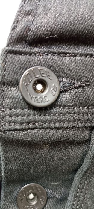 Czarne jeansowe ogrodniczki Lee z krótką nogawką XS/S