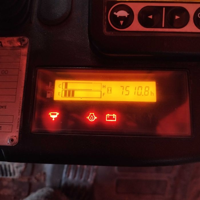 Empilhador Toyota serie 8 FD25