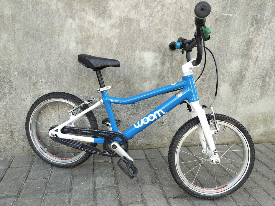 Woom 3 niebieski rower z dzwonkiem