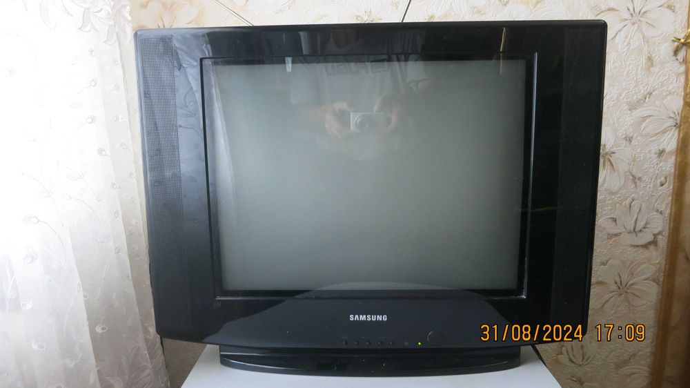 Телевизор Samsung 21” CS21Z57ZQQ (широкоугольная развертка) с пультом