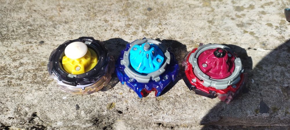 Продам колекцію оригінальних бейблейдів від Хасбро ! Hasbro .