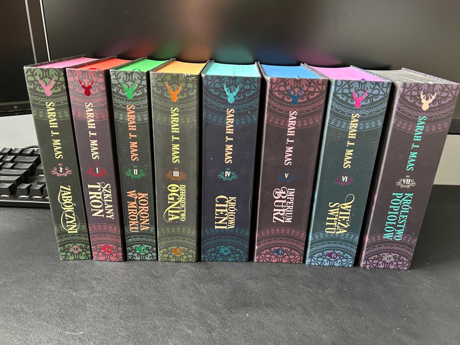 Sarah J. Maas Zabójczyni Szklany tron Wieża świtu Królestwo popiołów