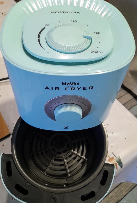 Mini Air Fryer . Capacidade 2, 5 litros.