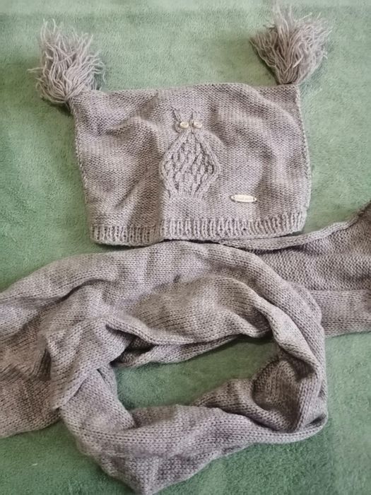 Продам новую весеннюю шапочку и шарф ручной работы для детей