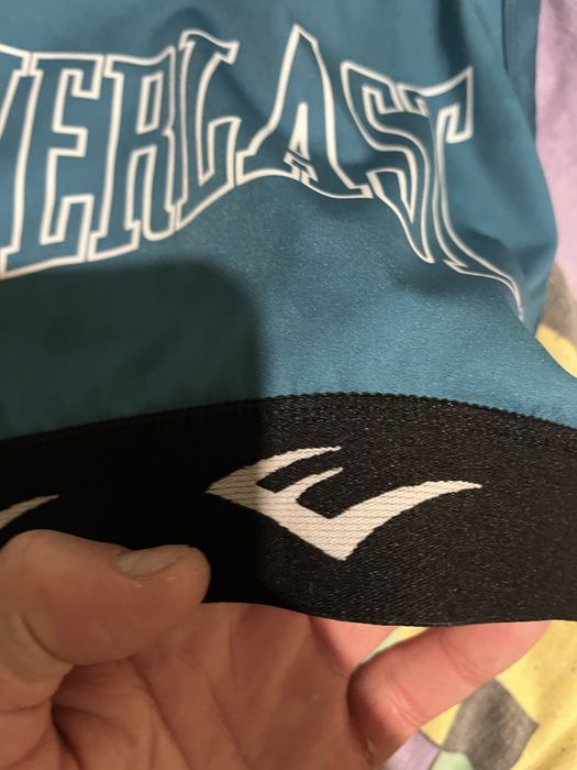 Продам женский топик фирмы EVERLAST