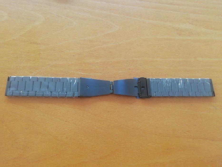 Bracelete 22mm em aço/metal (Nova) Prateada ou Preta