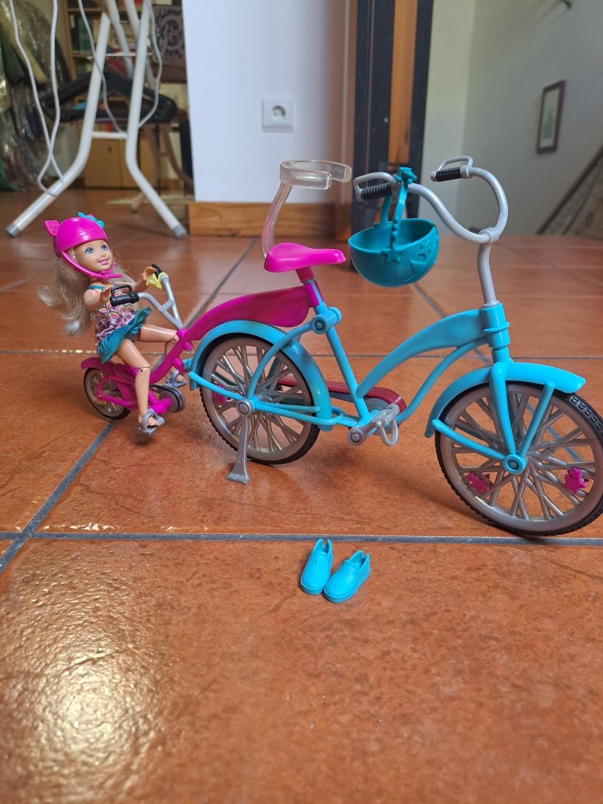 Bicicleta original Barbie acompanhada de boneca e acessórios Viana Do  Castelo (Santa Maria Maior E Monserrate) E Meadela • OLX Portugal