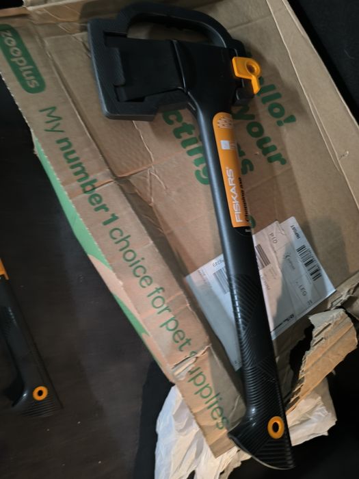 Siekiera Fiskars s ciesielska i do ogrodu ostatnia została