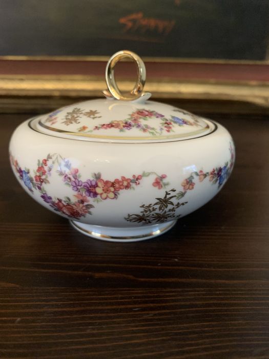 Фарфорова цукерничка. Німечина