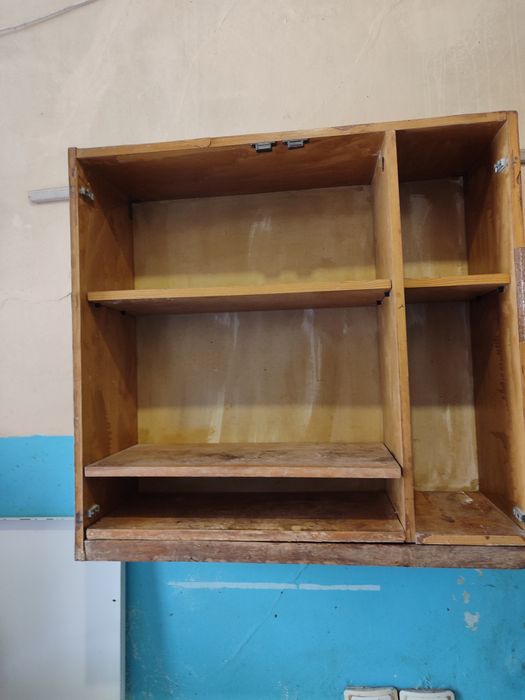 Дерев'яні кухонні меблі для дачі або гаражу