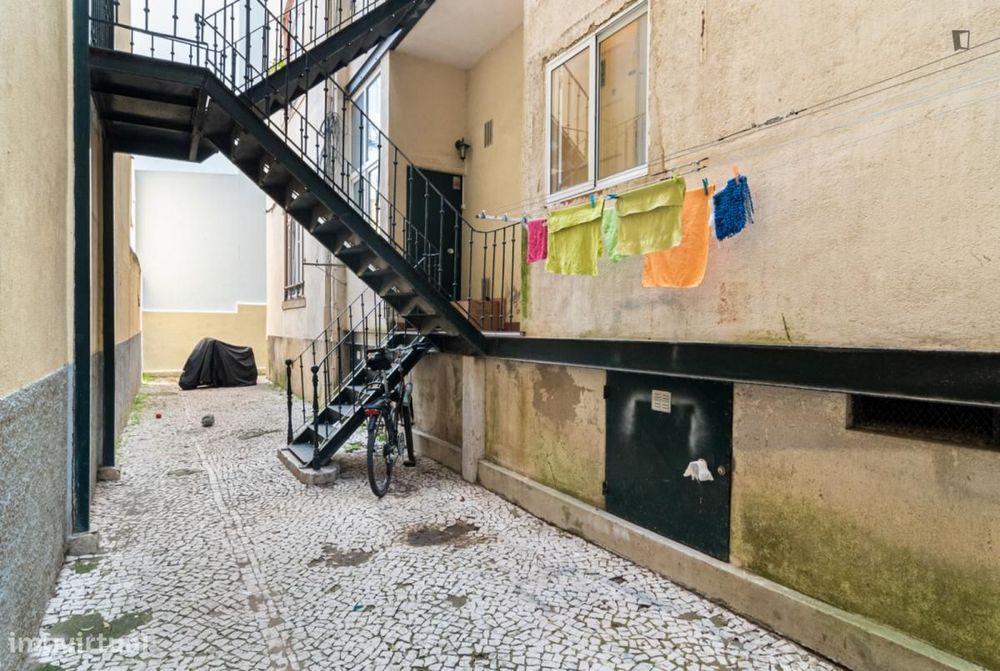Quarto - localizado em Saldanha Lisbon
