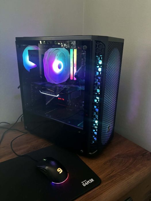 Całe stanowisko / Komputer RYZEN GTX