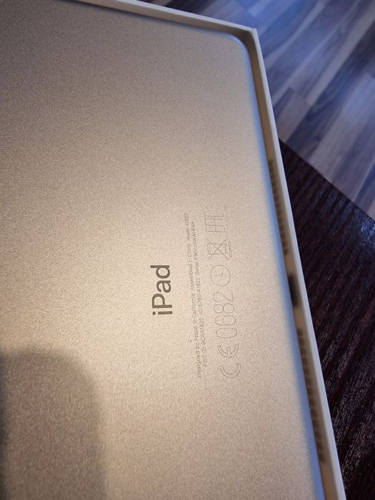 Apple IPad 5gen A1822 2GB/32GB Gold