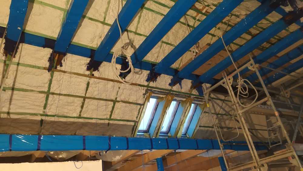 Ocieplanie pianą PUR izolacja Celulozą nadmuch wełny skalnej