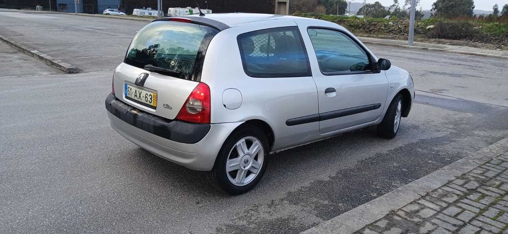 Vendo Comercial Renault Clio 1.5 DCI